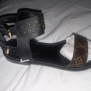 Lv Sandal